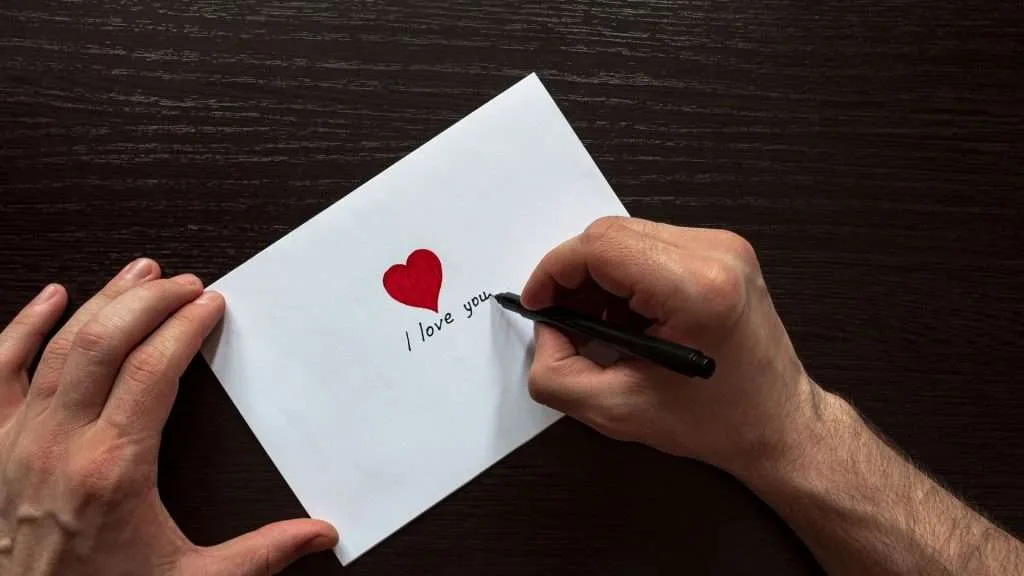 Descubre cómo redactar una carta para tu crush mujer que no pueda resistir